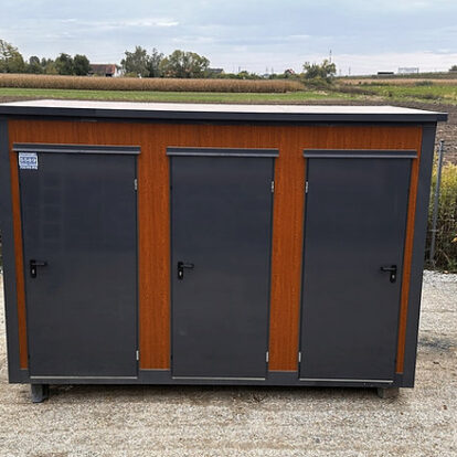 Contenedor Sanitario 3 Cabinas – WC